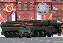 Rússia desfila com seus mísseis nucleares em Moscou