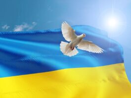 Ucranianos se aproximam mais de Deus desde início da guerra